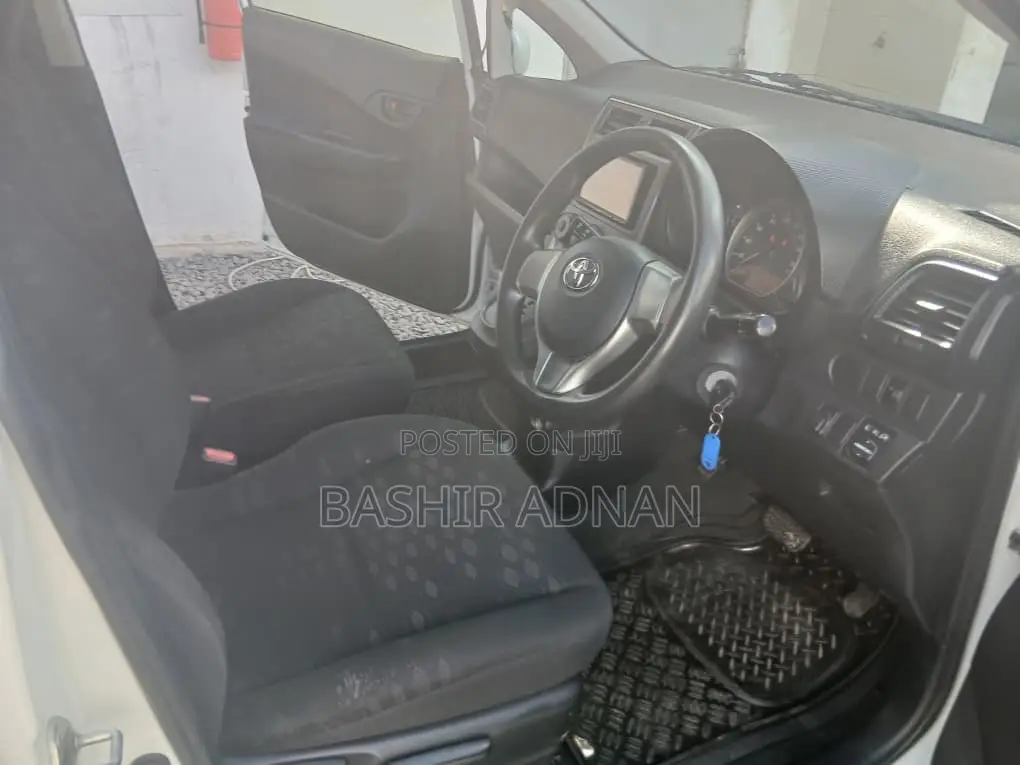 Toyota Ractis 1.5 FWD 2013 White