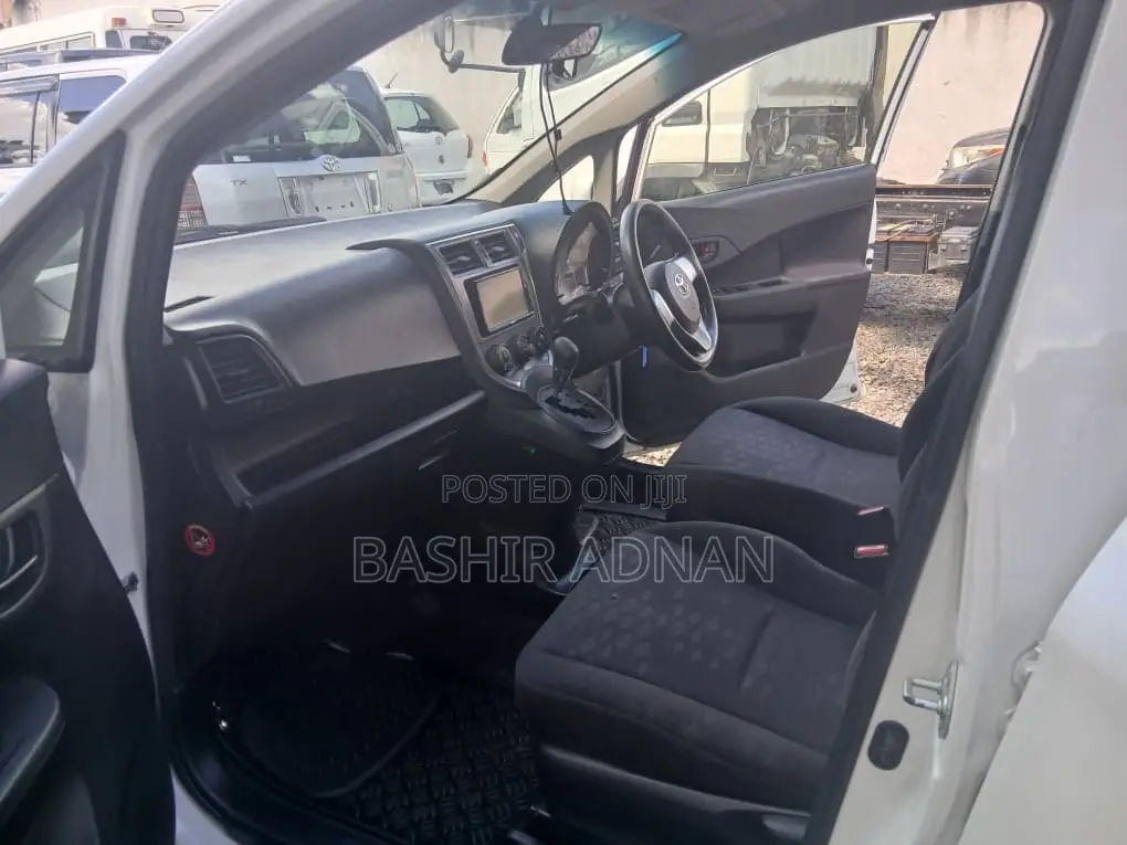 Toyota Ractis 1.5 FWD 2013 White