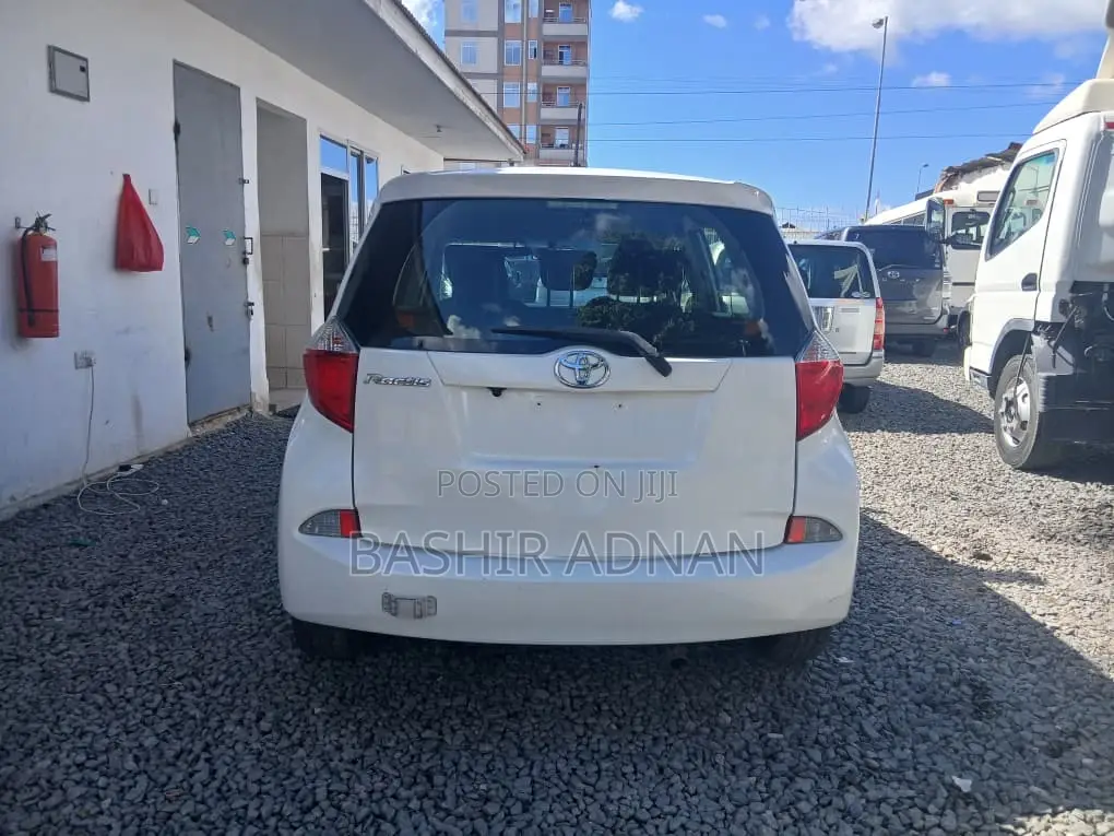 Toyota Ractis 1.5 FWD 2013 White