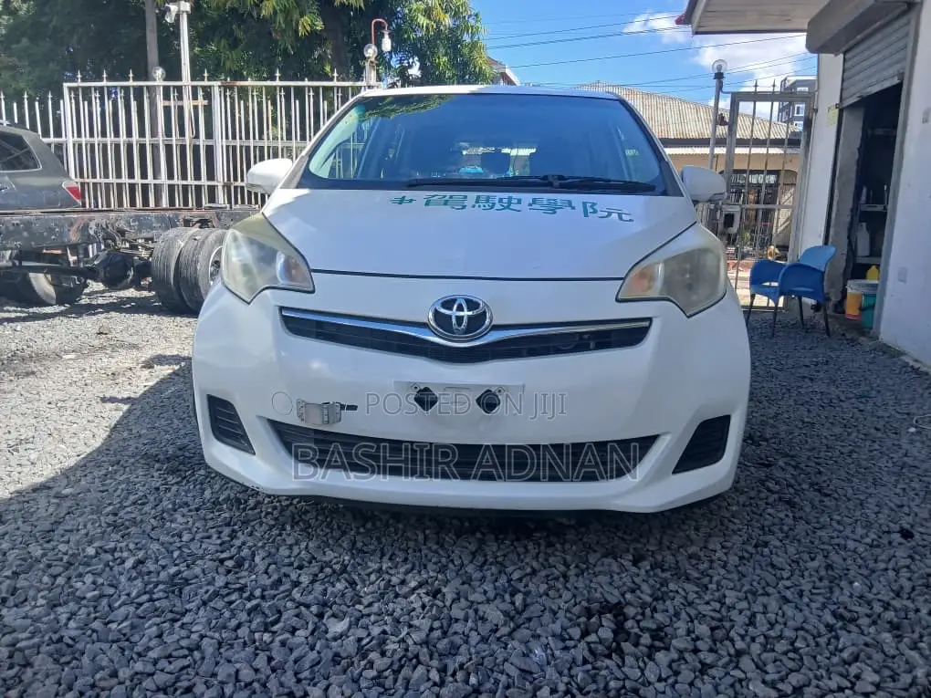 Toyota Ractis 1.5 FWD 2013 White