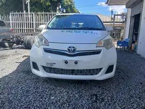 Toyota Ractis 1.5 FWD 2013 White