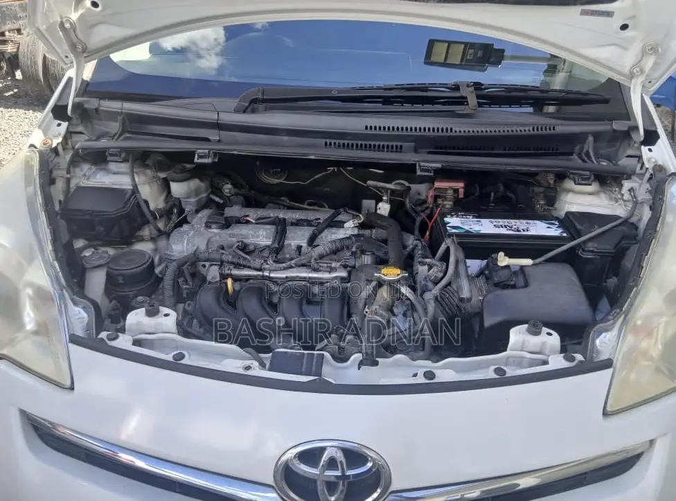 Toyota Ractis 1.5 FWD 2013 White