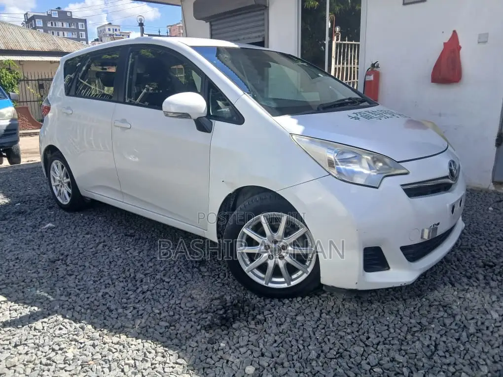 Toyota Ractis 1.5 FWD 2013 White