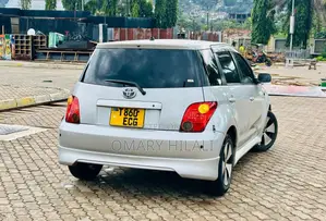 Toyota IST 2004 Silver
