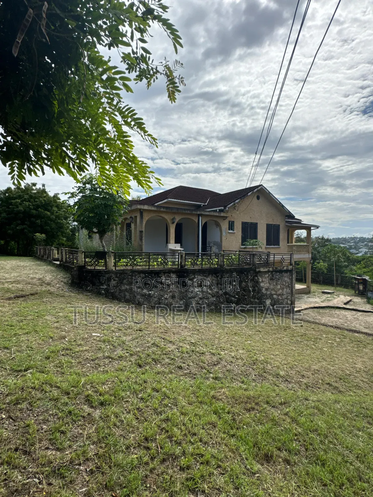 4bdrm House in Makongo Bus Stop, Kinondoni for sale