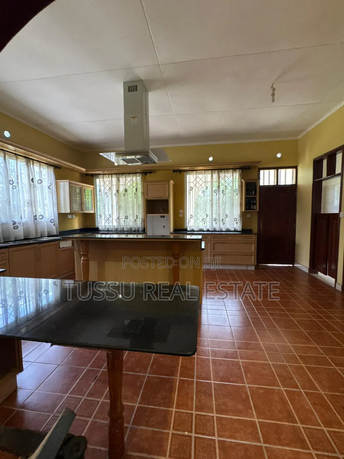 4bdrm House in Makongo Bus Stop, Kinondoni for sale