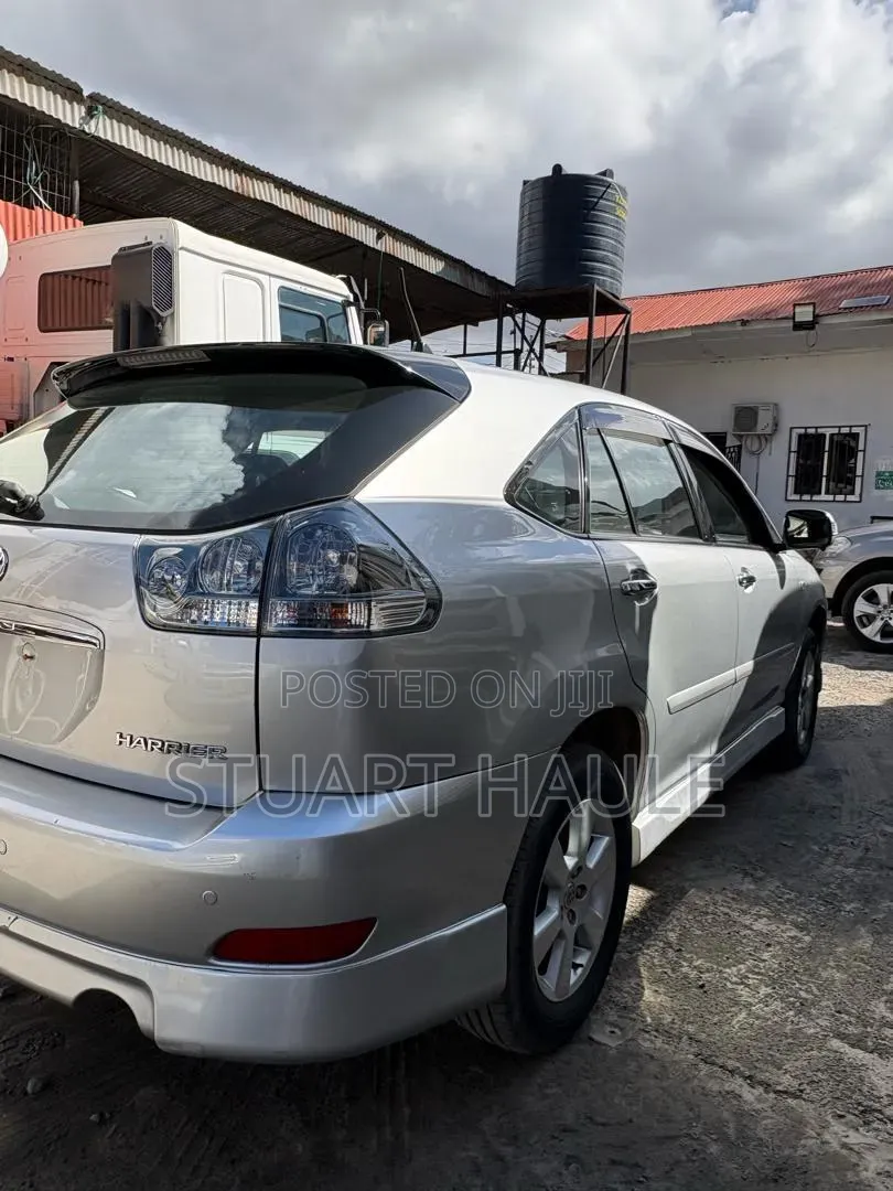 Toyota Harrier 2011 Silver