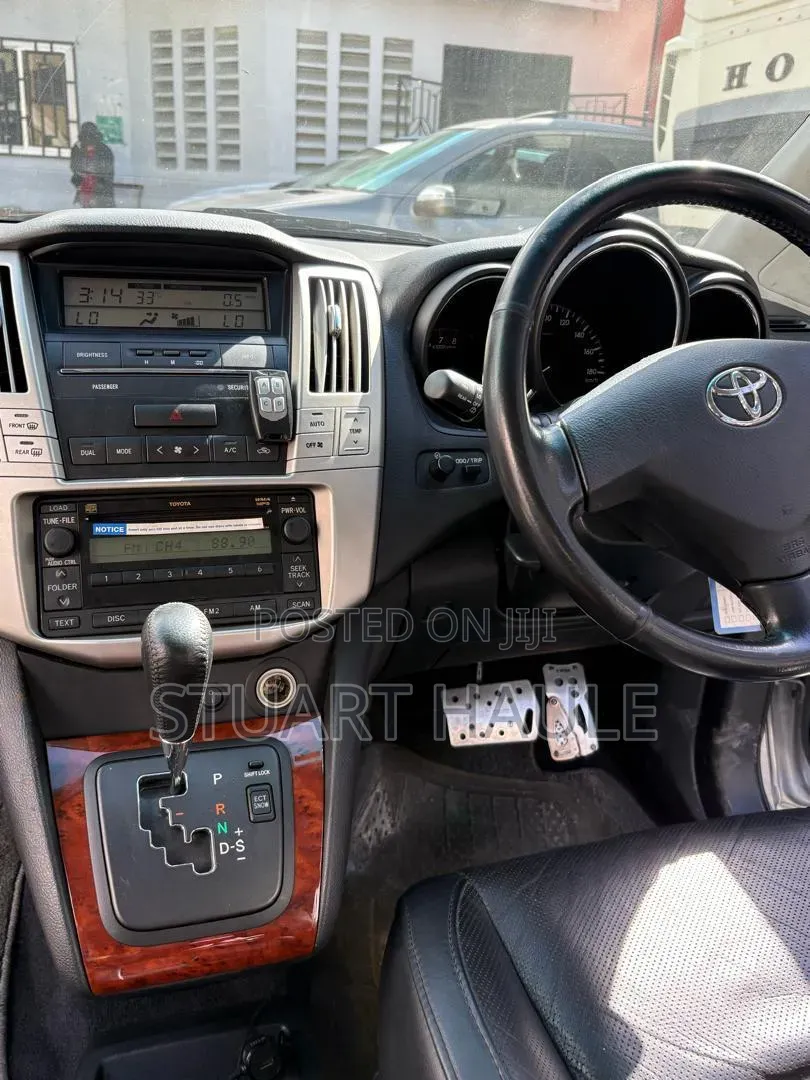 Toyota Harrier 2011 Silver
