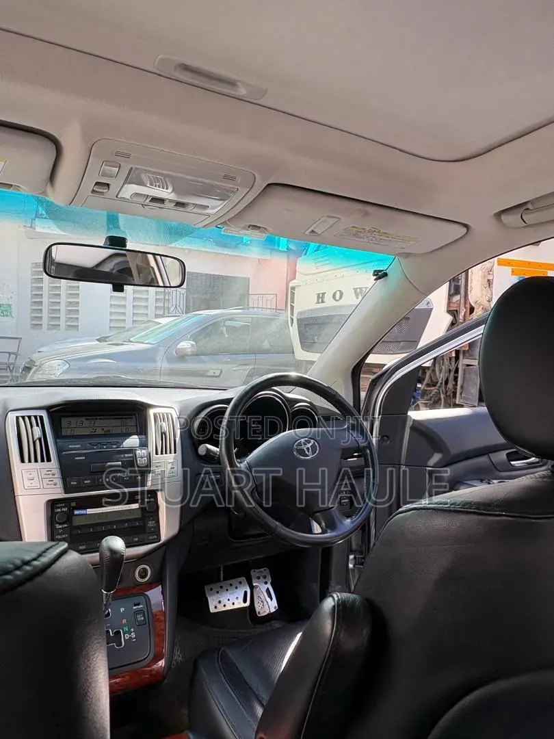 Toyota Harrier 2011 Silver