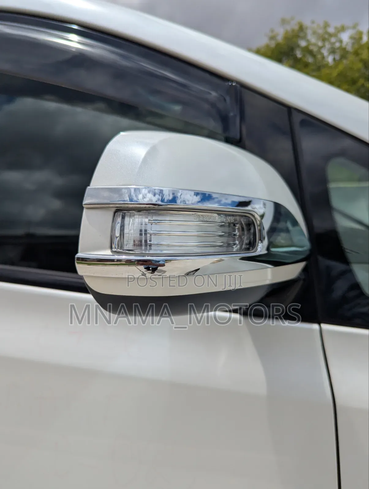 Toyota Alphard 2010 White