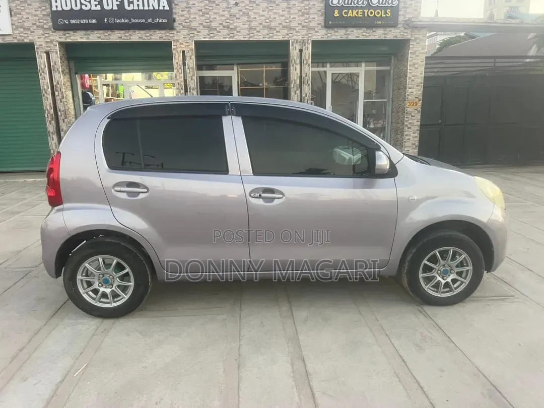 Toyota Passo 2011 Gray