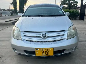 Toyota IST 2002 Silver
