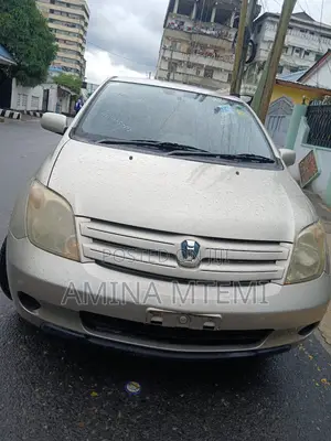 Toyota IST 2003 Beige