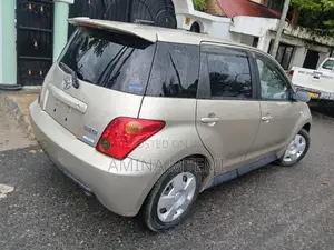 Toyota IST 2003 Beige