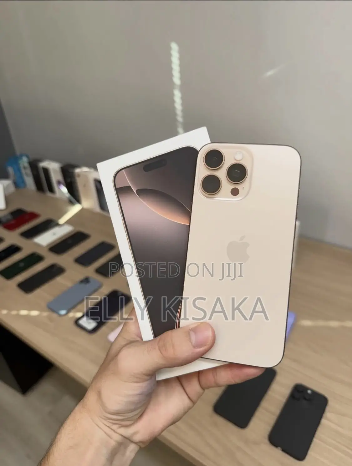 New Apple iPhone 16 Pro Max 256 GB Gold