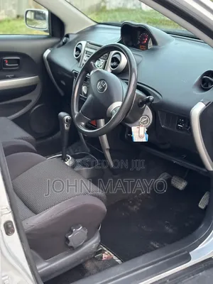 Toyota IST 2004 Silver