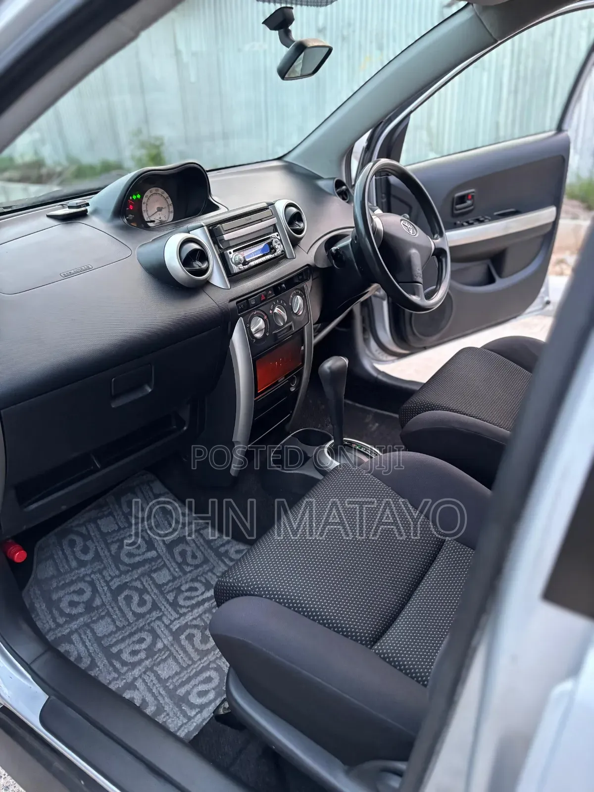 Toyota IST 2004 Silver