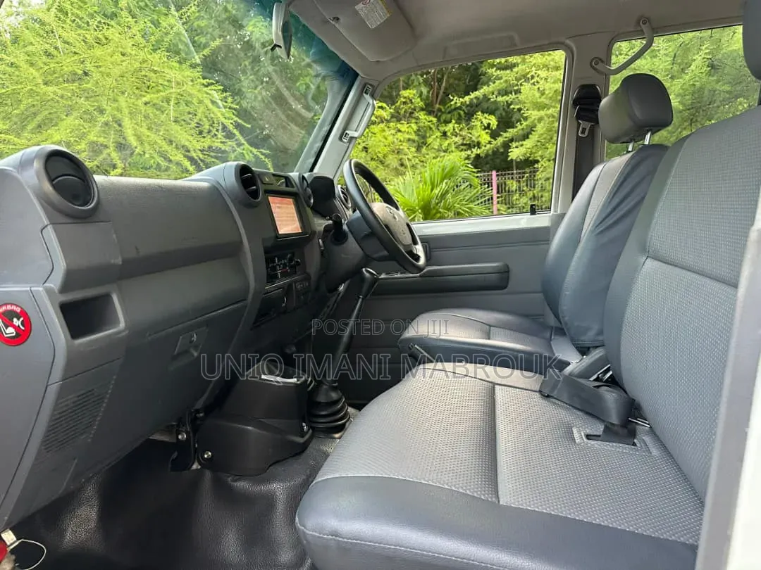 Toyota Land Cruiser 2016 White