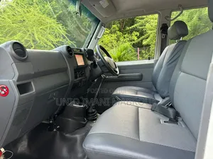 Toyota Land Cruiser 2016 White