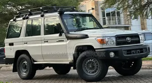 Toyota Land Cruiser 2016 White