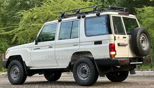 Toyota Land Cruiser 2016 White