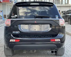 Mitsubishi Outlander 2013 Black