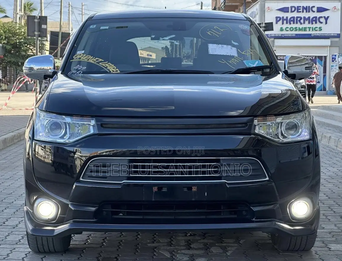 Mitsubishi Outlander 2013 Black