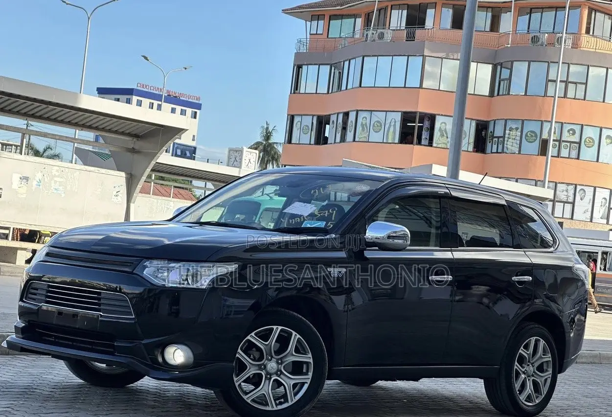 Mitsubishi Outlander 2013 Black