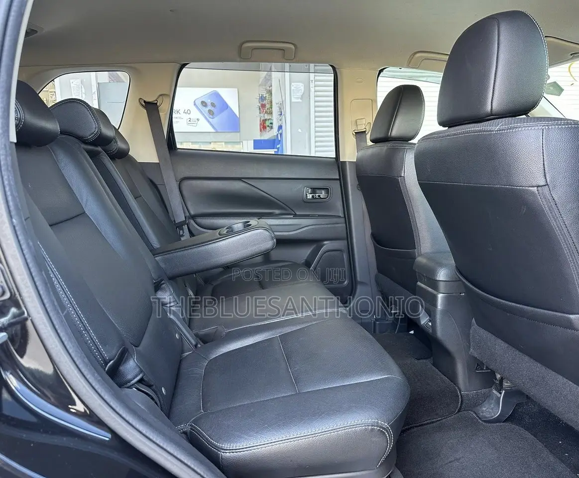 Mitsubishi Outlander 2013 Black