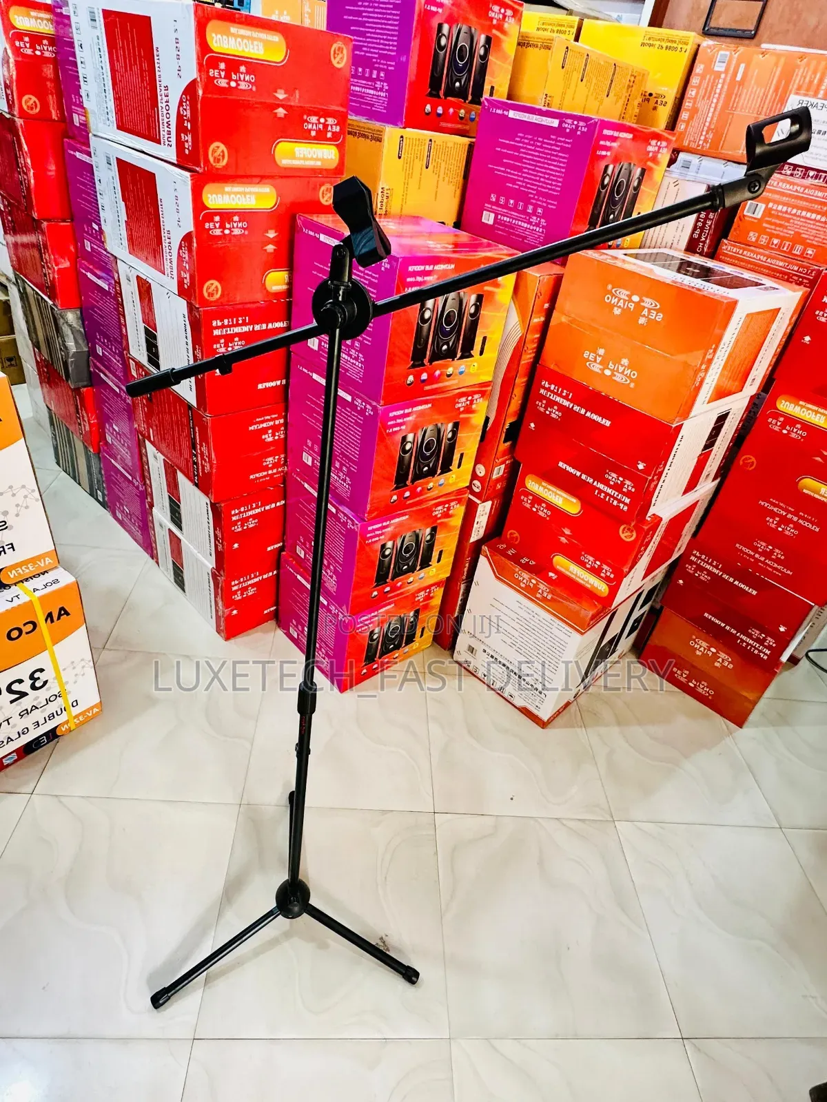 Tripod Microphone Stand With a Boom Arm