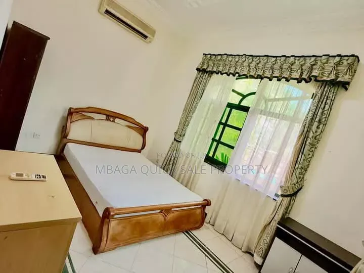 5bdrm House in Masaki for rent