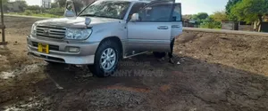 Toyota Land Cruiser 2011 Silver
