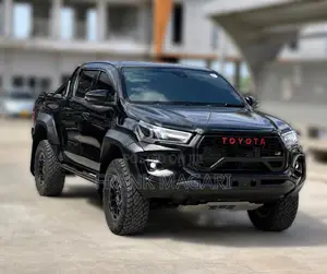 Toyota Hilux 2024 Black