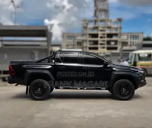 Toyota Hilux 2024 Black