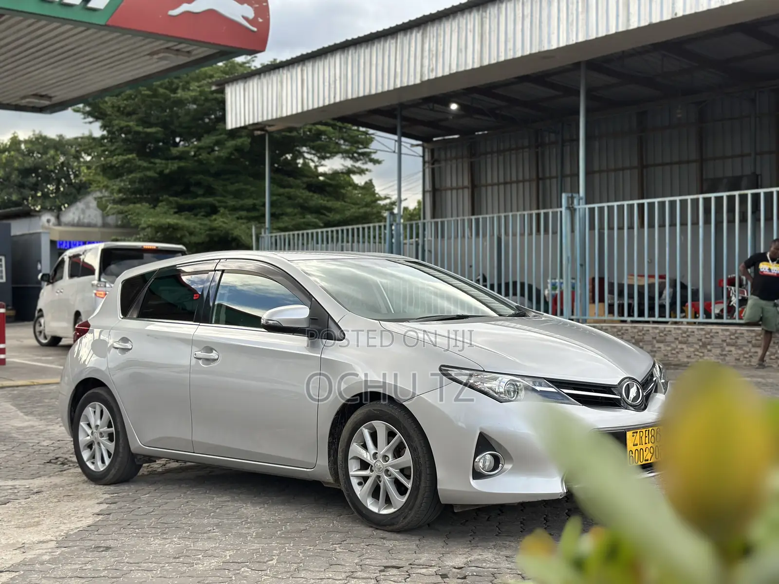 Toyota Auris 2013 Silver
