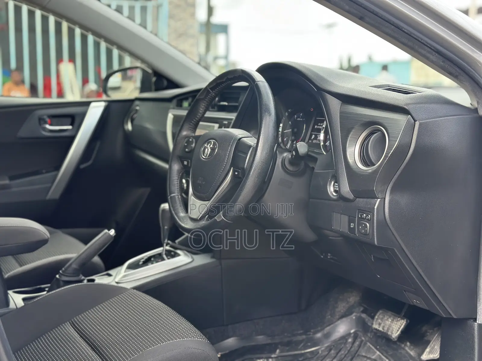 Toyota Auris 2013 Silver