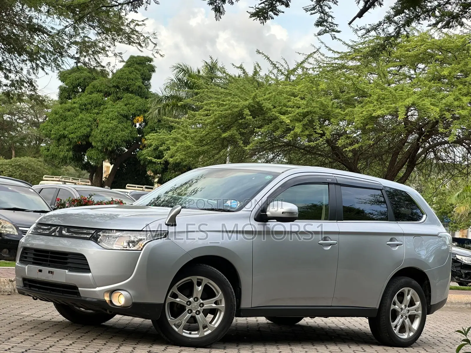 Mitsubishi Outlander 2014 Silver