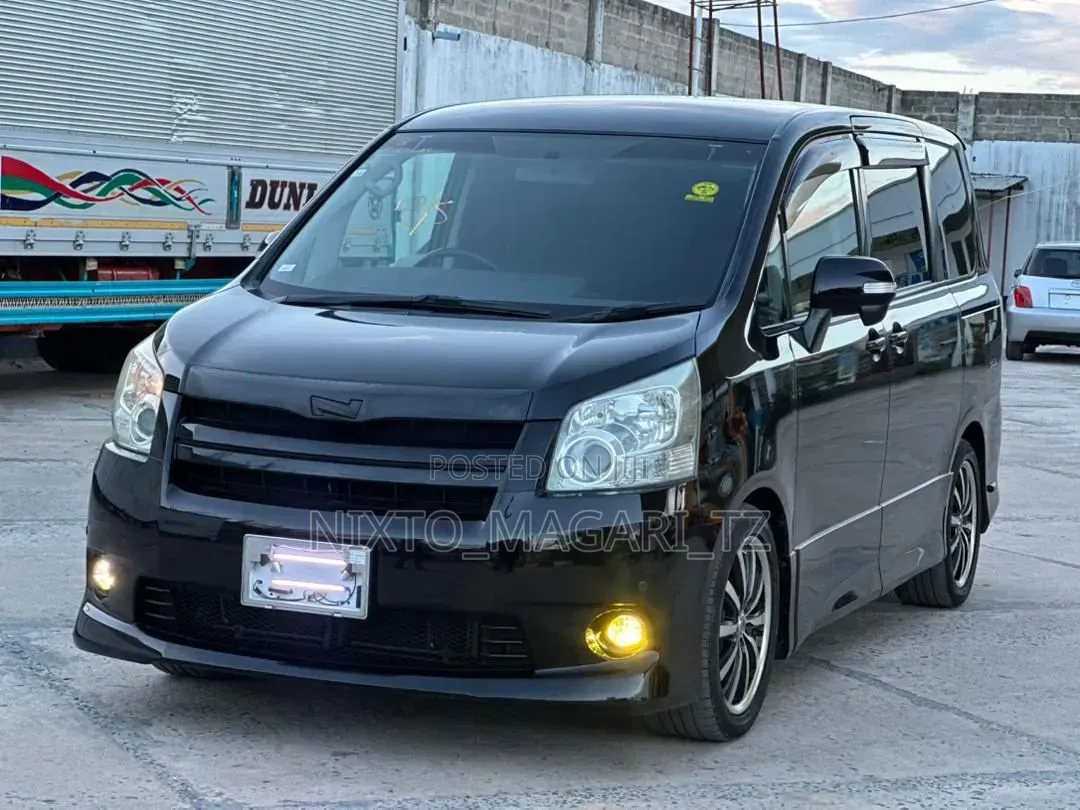 Toyota Noah 2009 Black