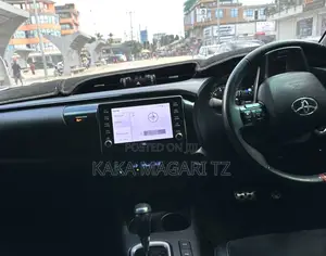 Toyota Hilux 2024 Black