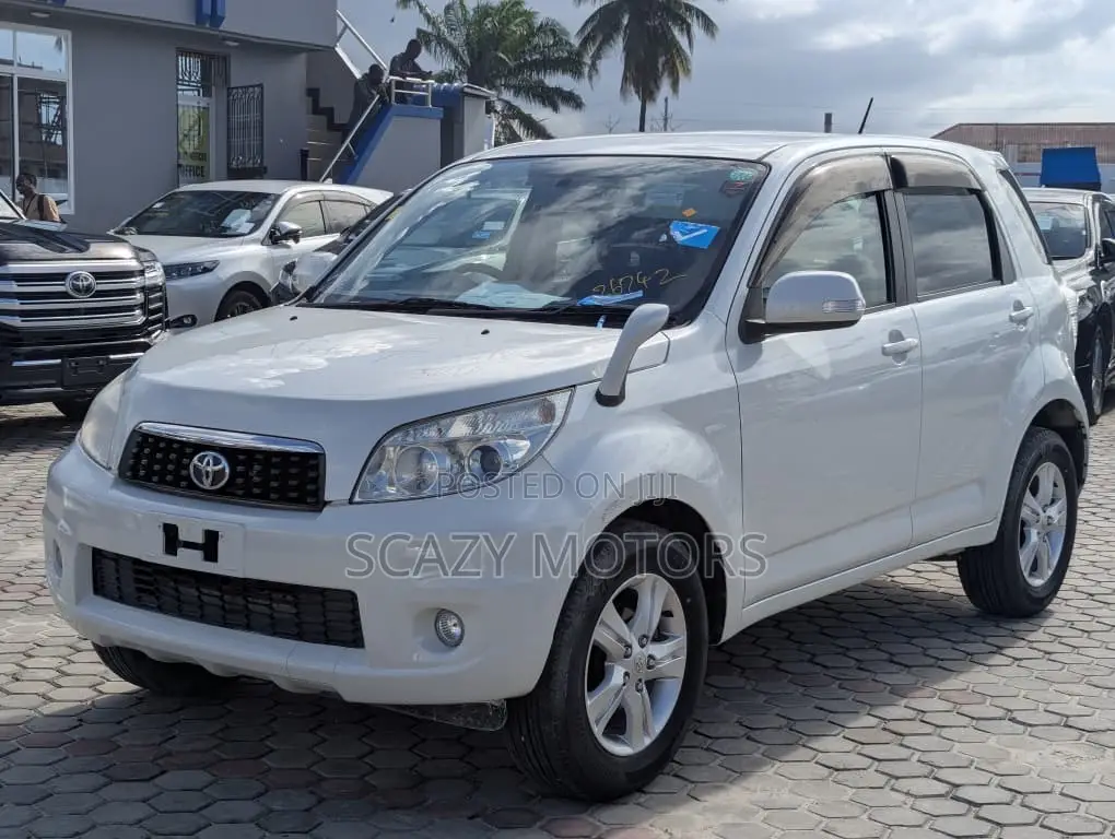 Toyota Rush 2008 Off white