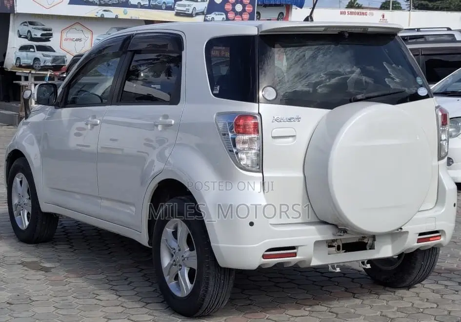 Toyota Rush 2008 White