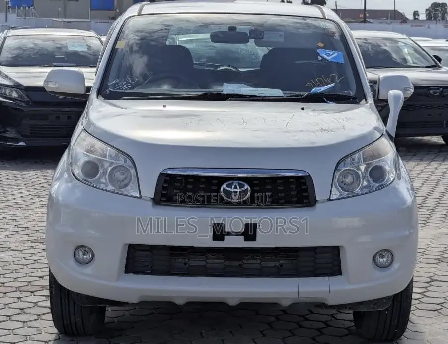Toyota Rush 2008 White