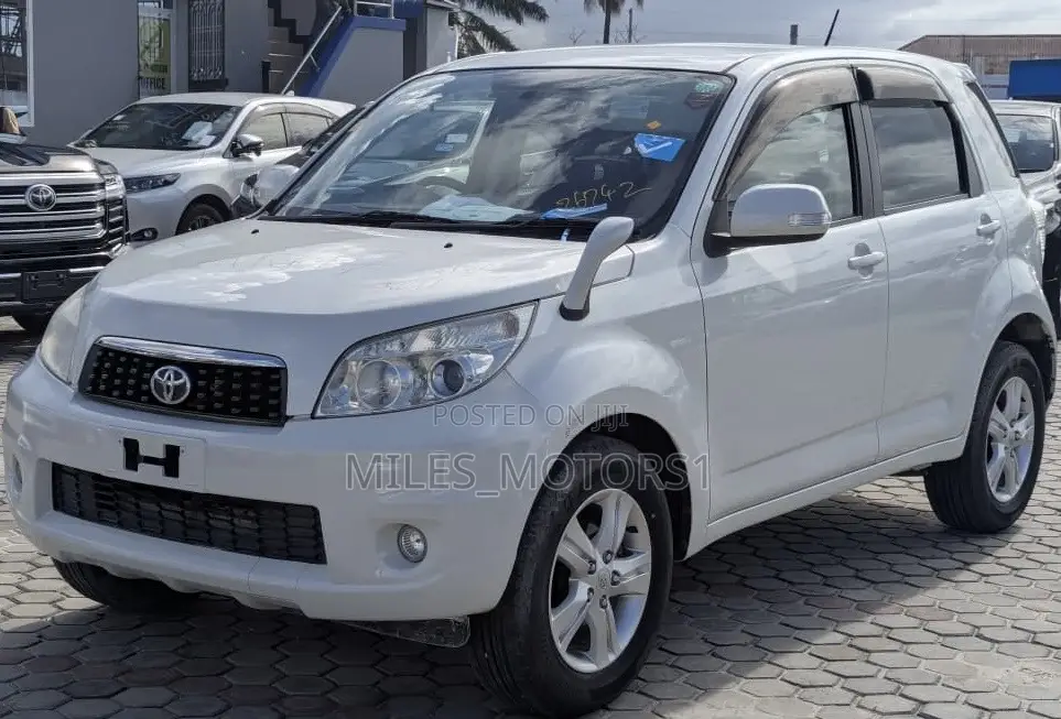Toyota Rush 2008 White