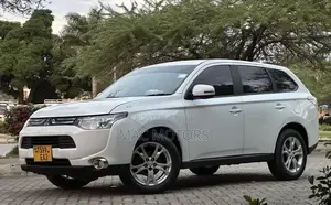 Mitsubishi Outlander 2013 White