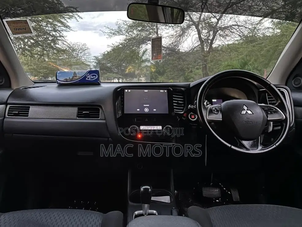 Mitsubishi Outlander 2013 White