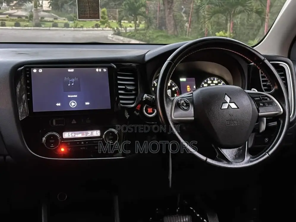 Mitsubishi Outlander 2013 White