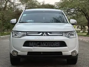 Mitsubishi Outlander 2013 White