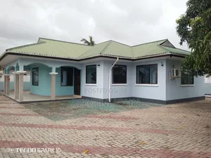 5bdrm House in Tanzania Daresalaam, Ukonga for sale