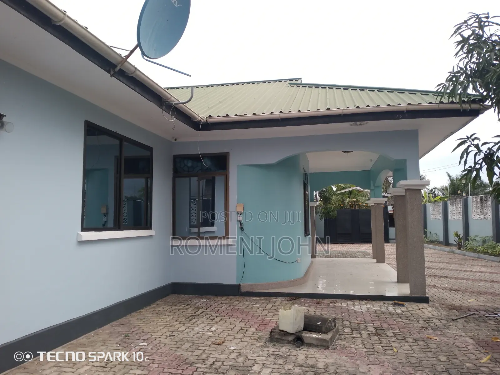 5bdrm House in Tanzania Daresalaam, Ukonga for sale