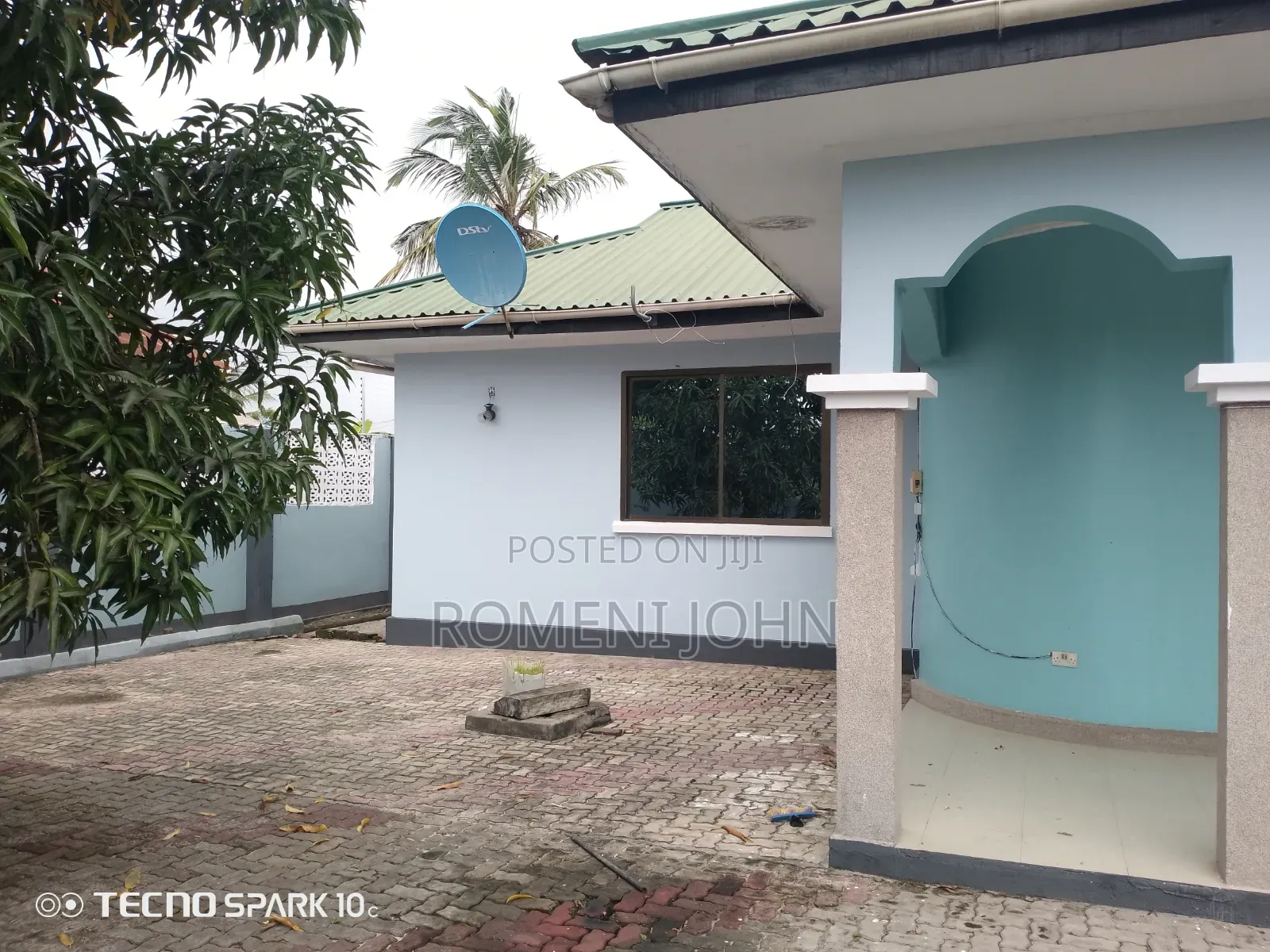 5bdrm House in Tanzania Daresalaam, Ukonga for sale